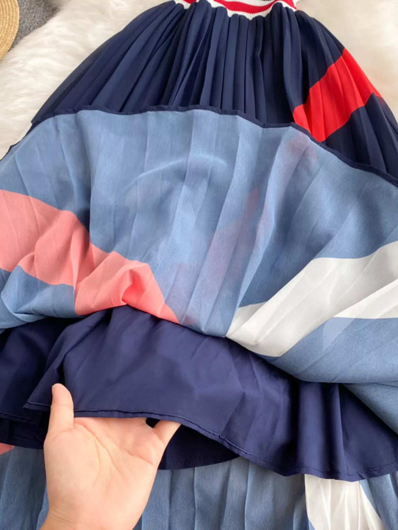 Elegant Color Block Pleated Midi Dress