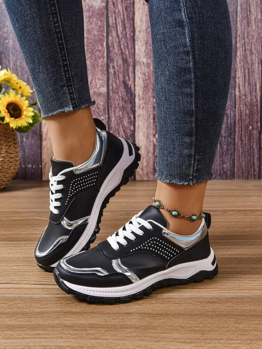 Lace Up Round Toe Sneakers