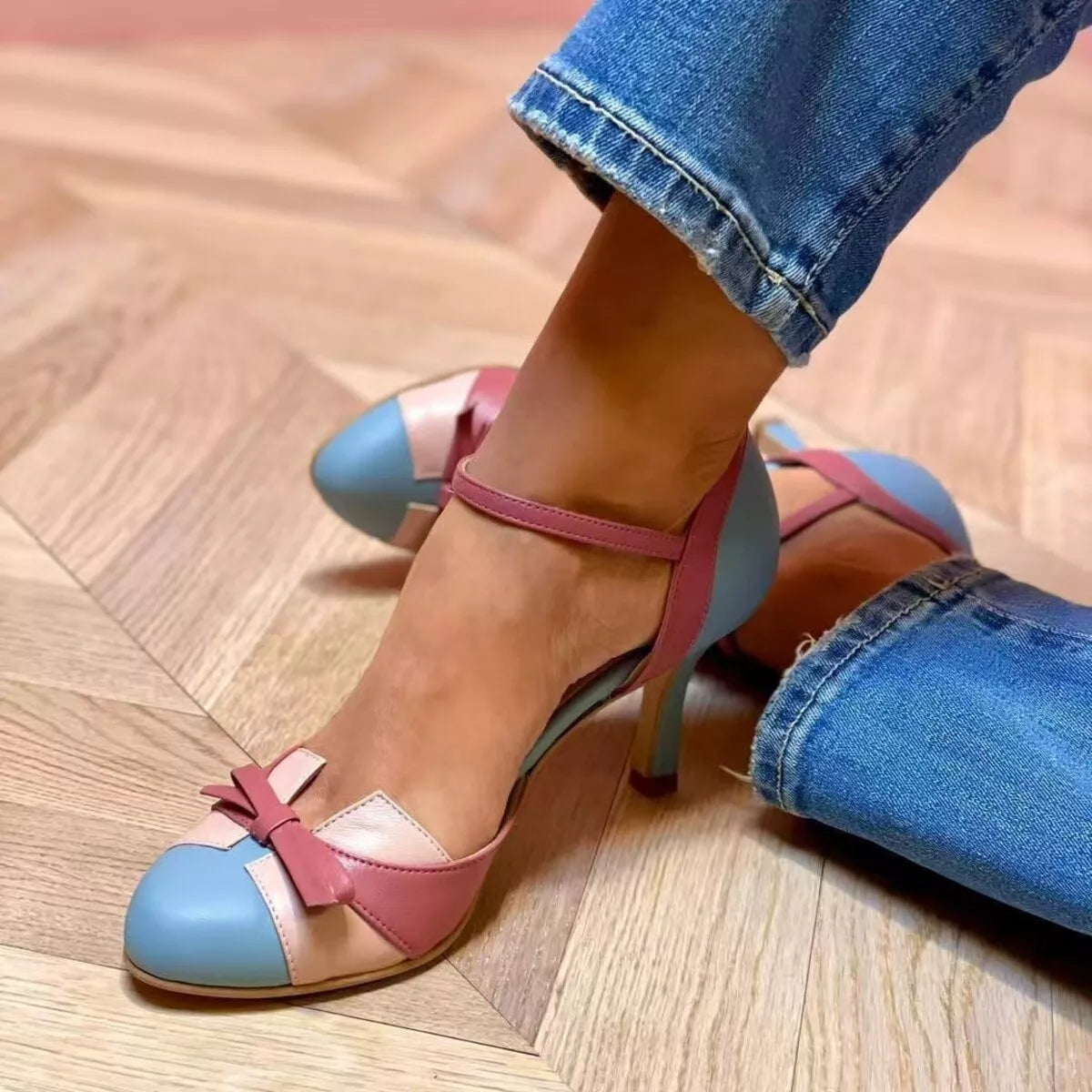 Bow Round Toe Mid Heel Sandals