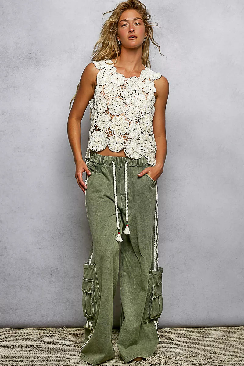 POL Round Neck Floral Crochet Sleeveless Cropped Top