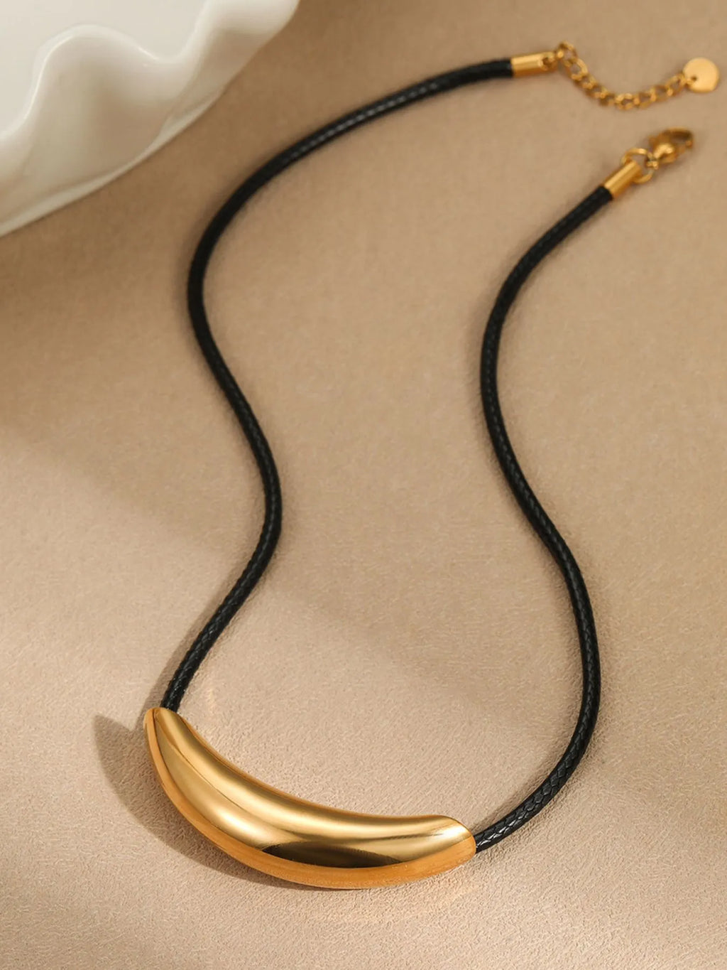 Stainless Steel Curved Bar Necklace with Leather Rope