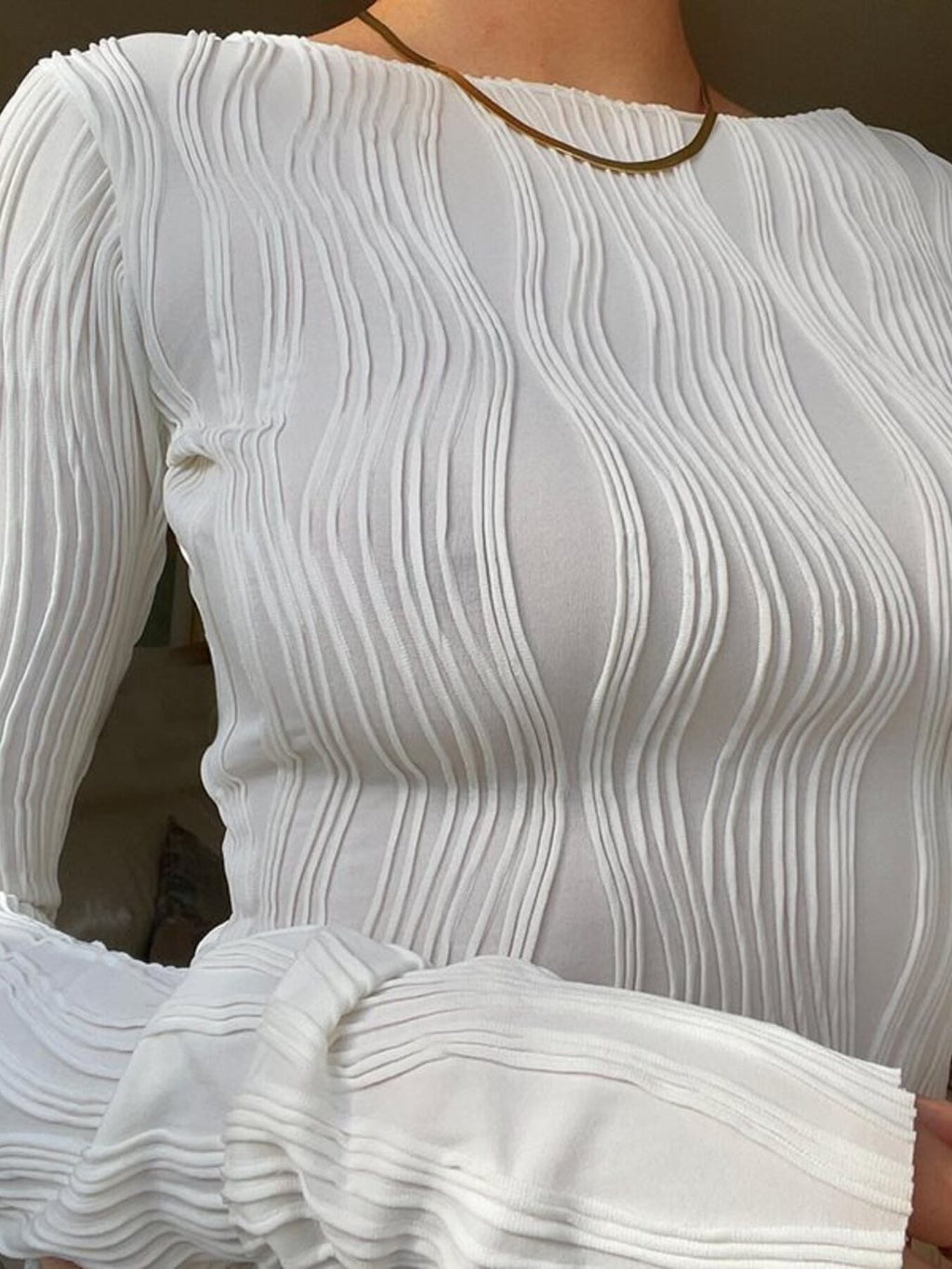 Textured Long Sleeve Fitted Blouse
