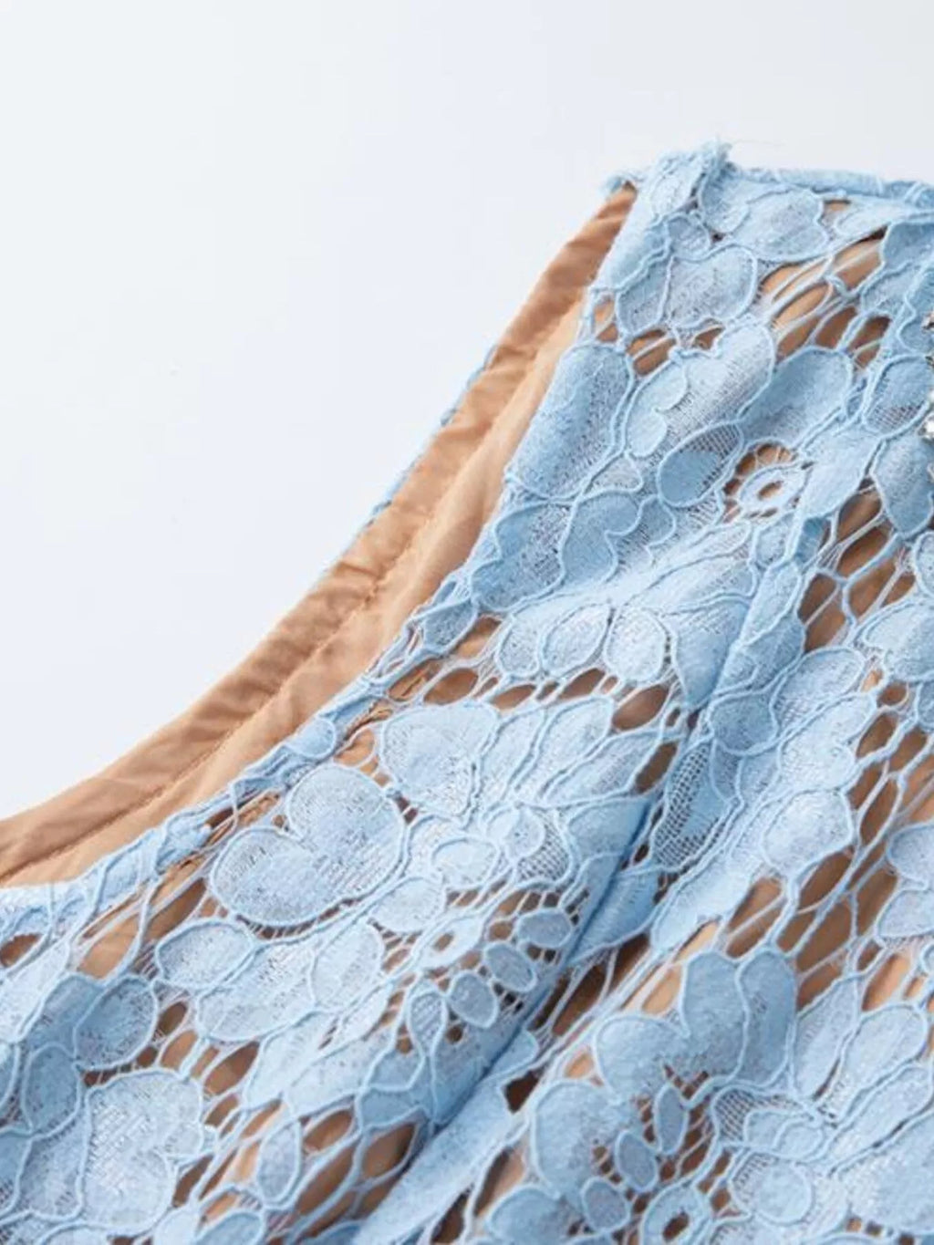 Pearl Neckline Sleeveless Lace Dress