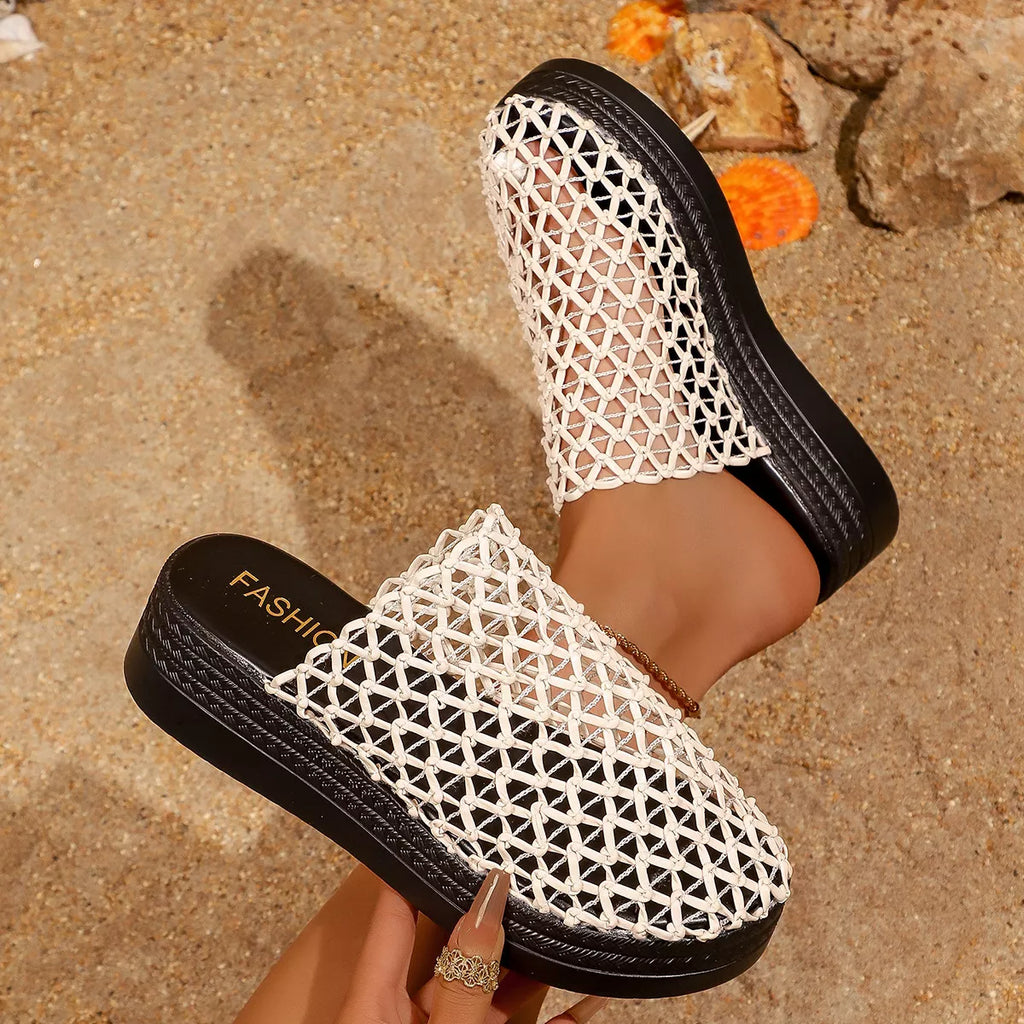 Round Toe Platform Sandals