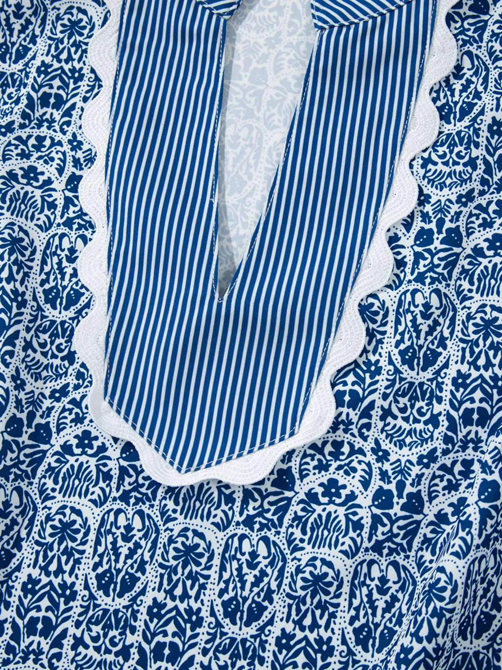 Printed Contrast Ric-Rac Puff Sleeve Top
