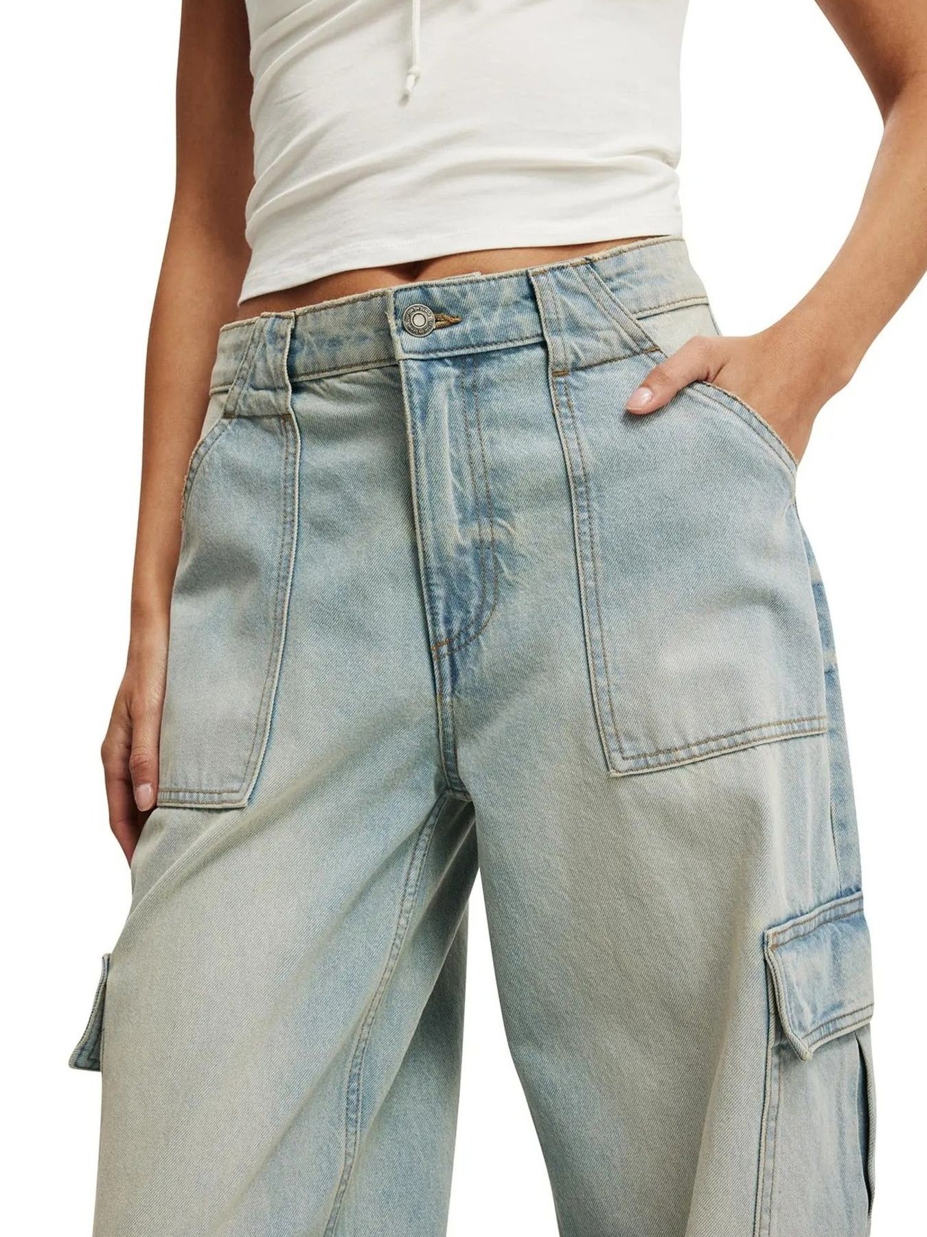 Wide Leg Cargo Jeans