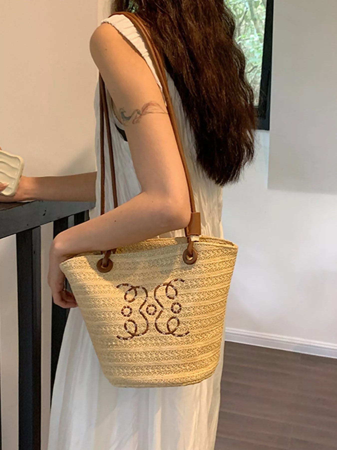 Straw Bucket Shoulder Bag