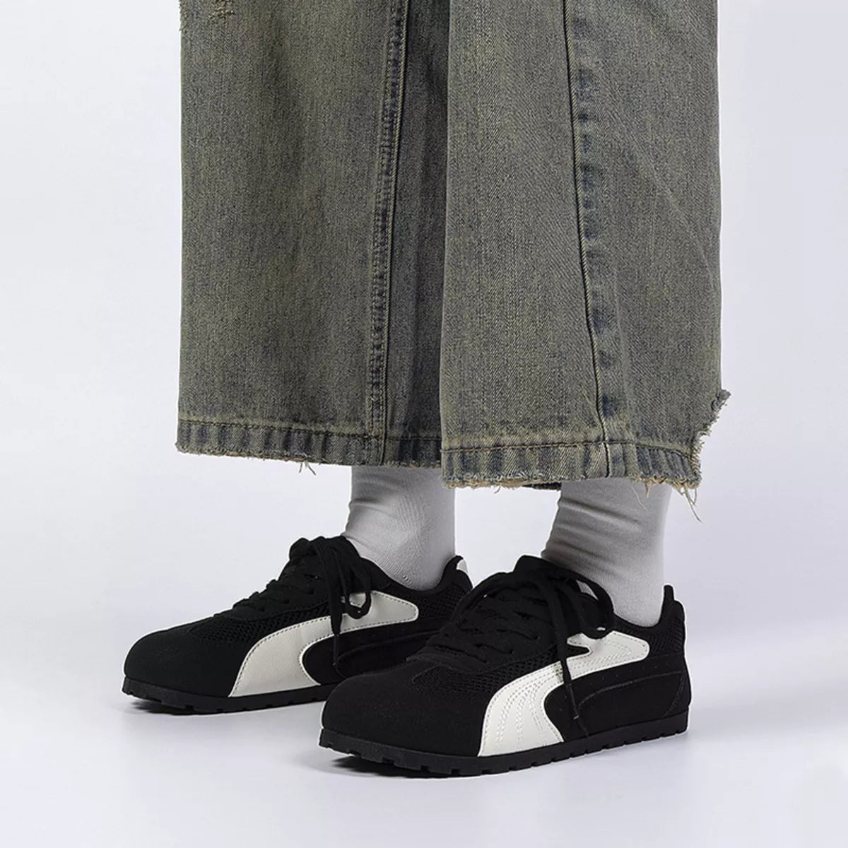 Contrast Lace Up Casual Sneakers