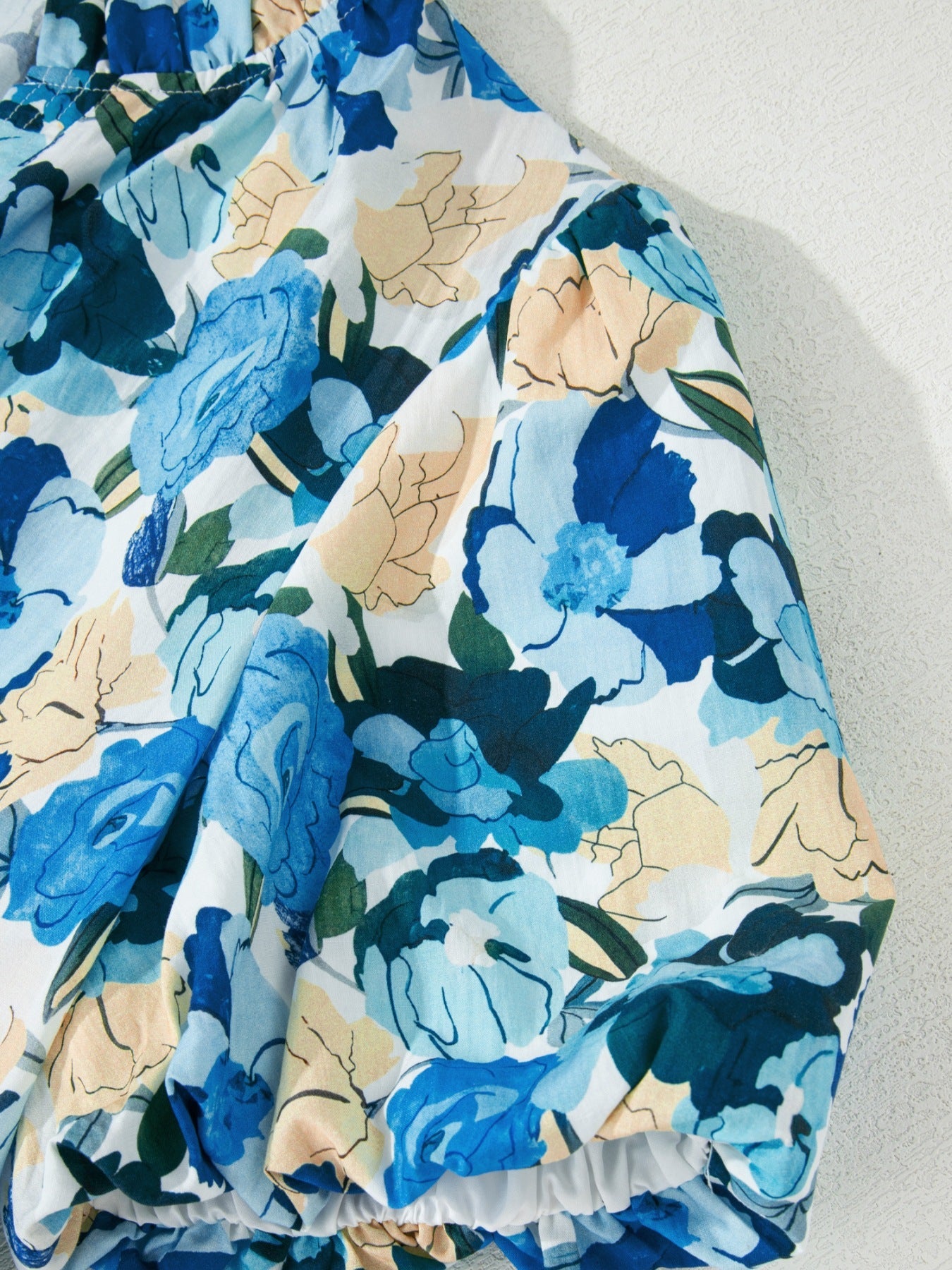 Floral Print Short Puff Sleeve V Neck Blouse