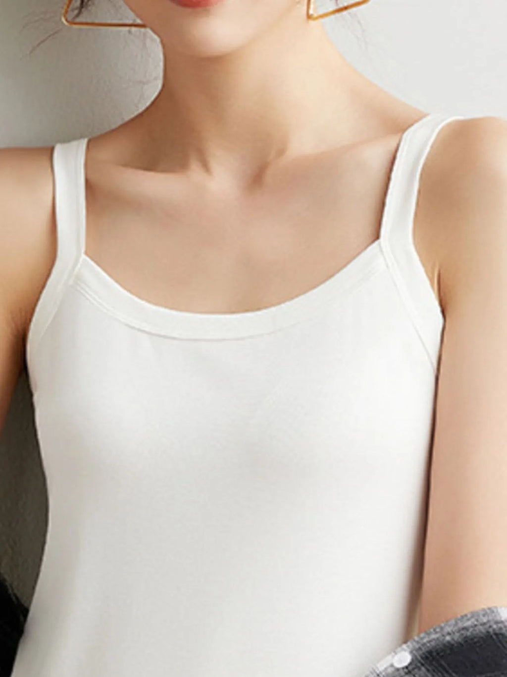 Plus Size Scoop Neck Tank Top