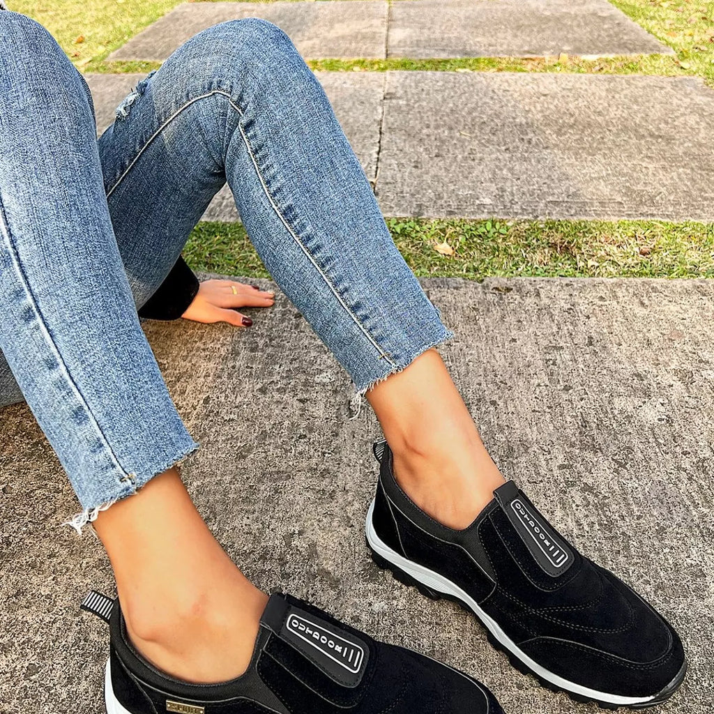 Round Toe Breathable Sneakers