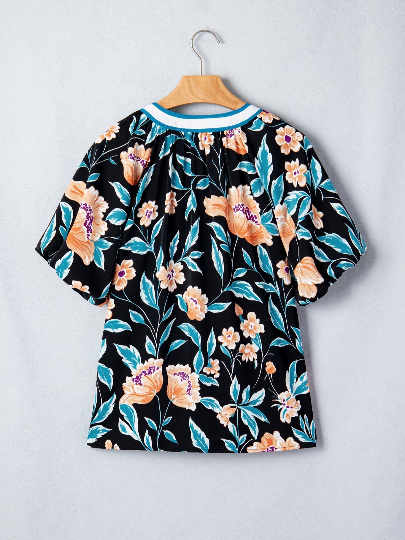 Floral Short Bubble Sleeve Buttoned Notched Neck Blouse