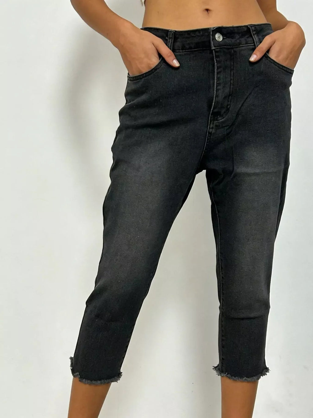 Raw Hem Capris Jeans