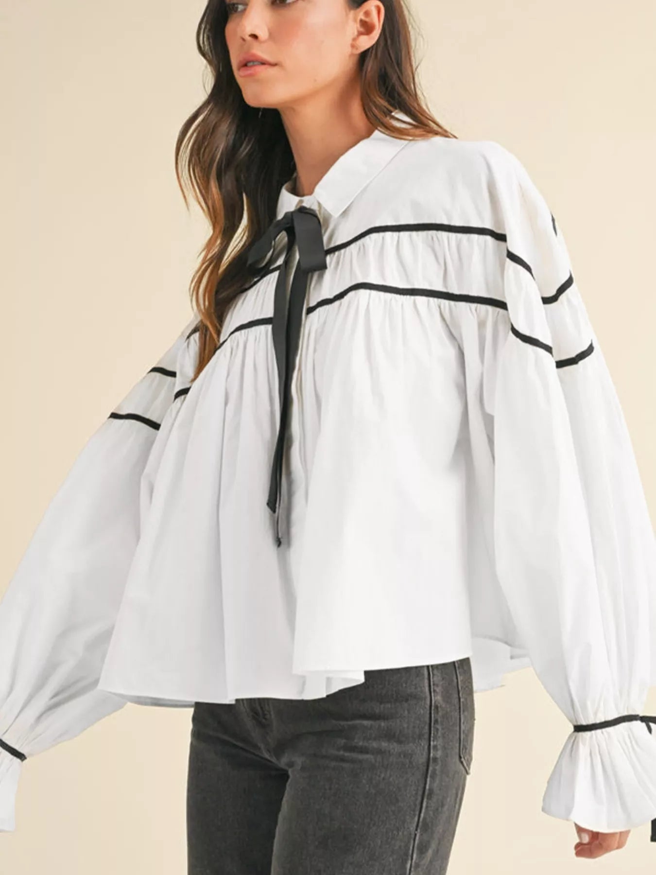 Elegant Contrast Bow-Tie Ruffle Blouse