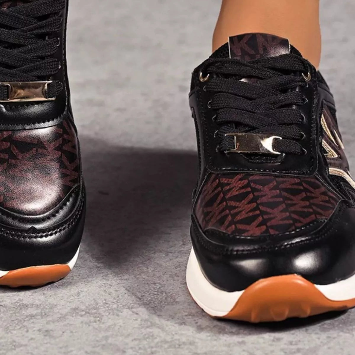 Lace Up Round Toe Sneakers