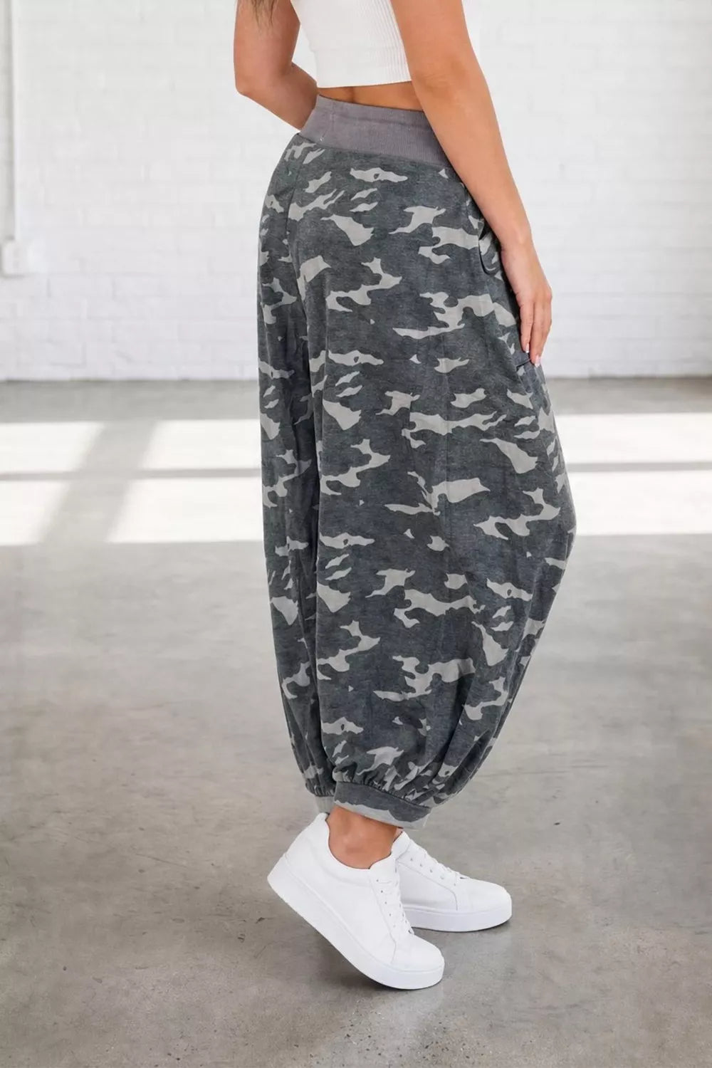 Multicolour Drawstring Contrast Waistband Camouflage Cargo Barrel Pants