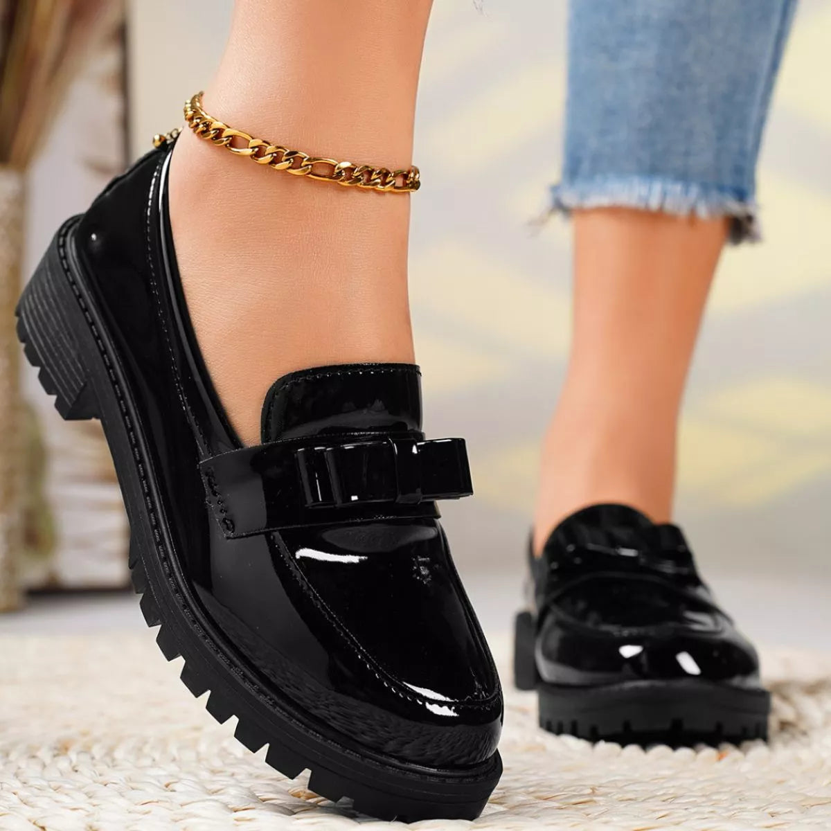 Round Toe Bow Loafers