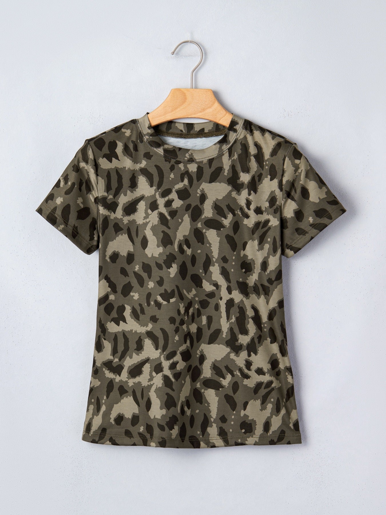 Leopard Print Mock Neck Slim Tee