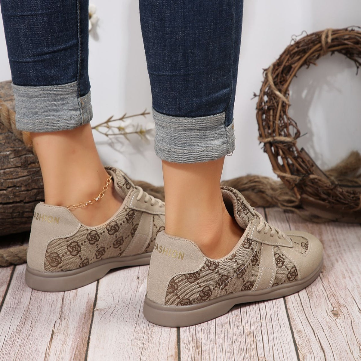 Lace Up Round Toe Sneakers