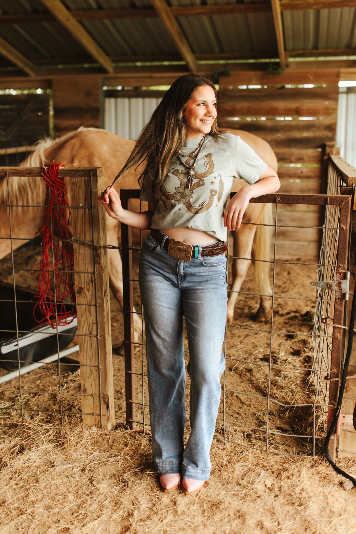 Floral Horseshoe Graphic Tee - Bay