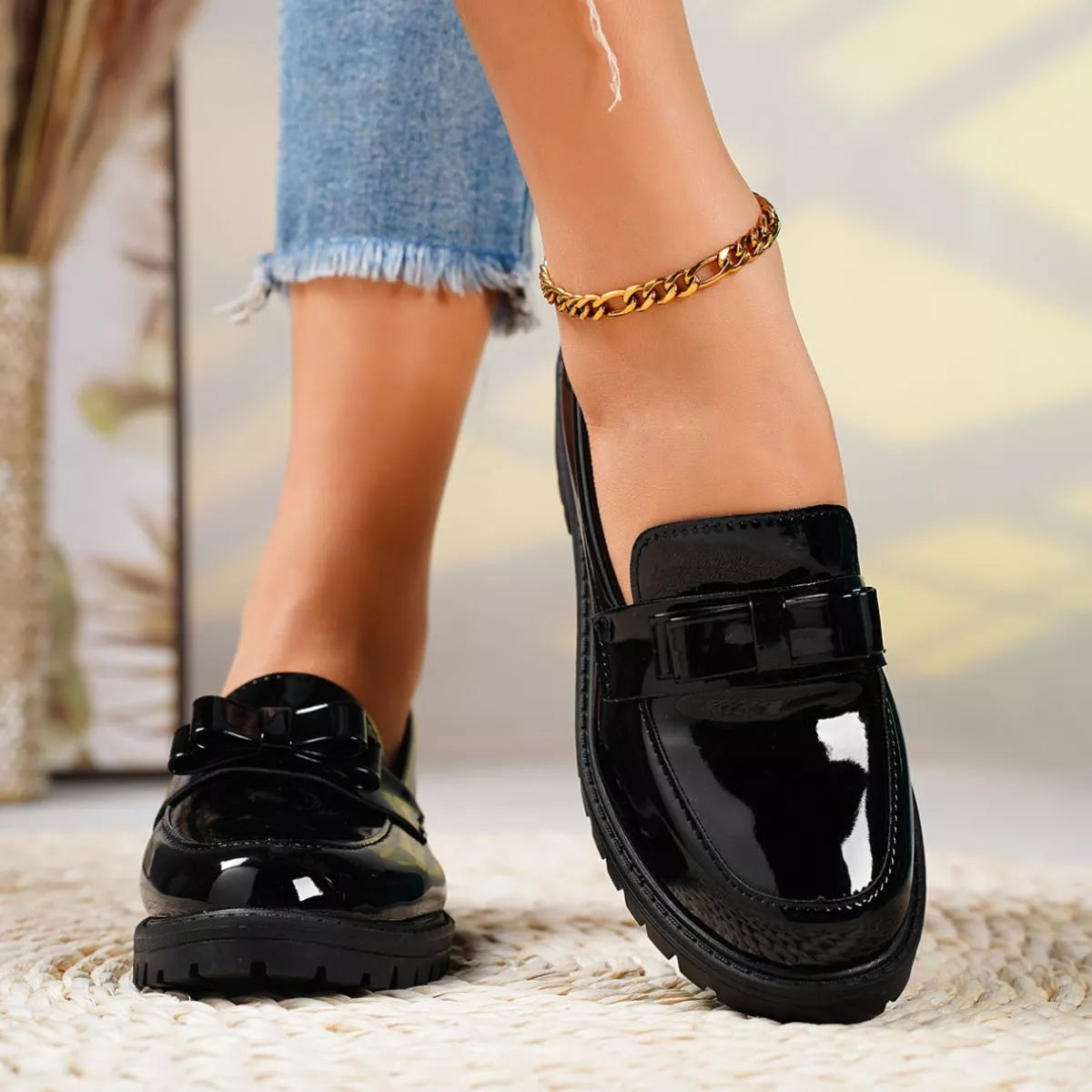 Round Toe Bow Loafers