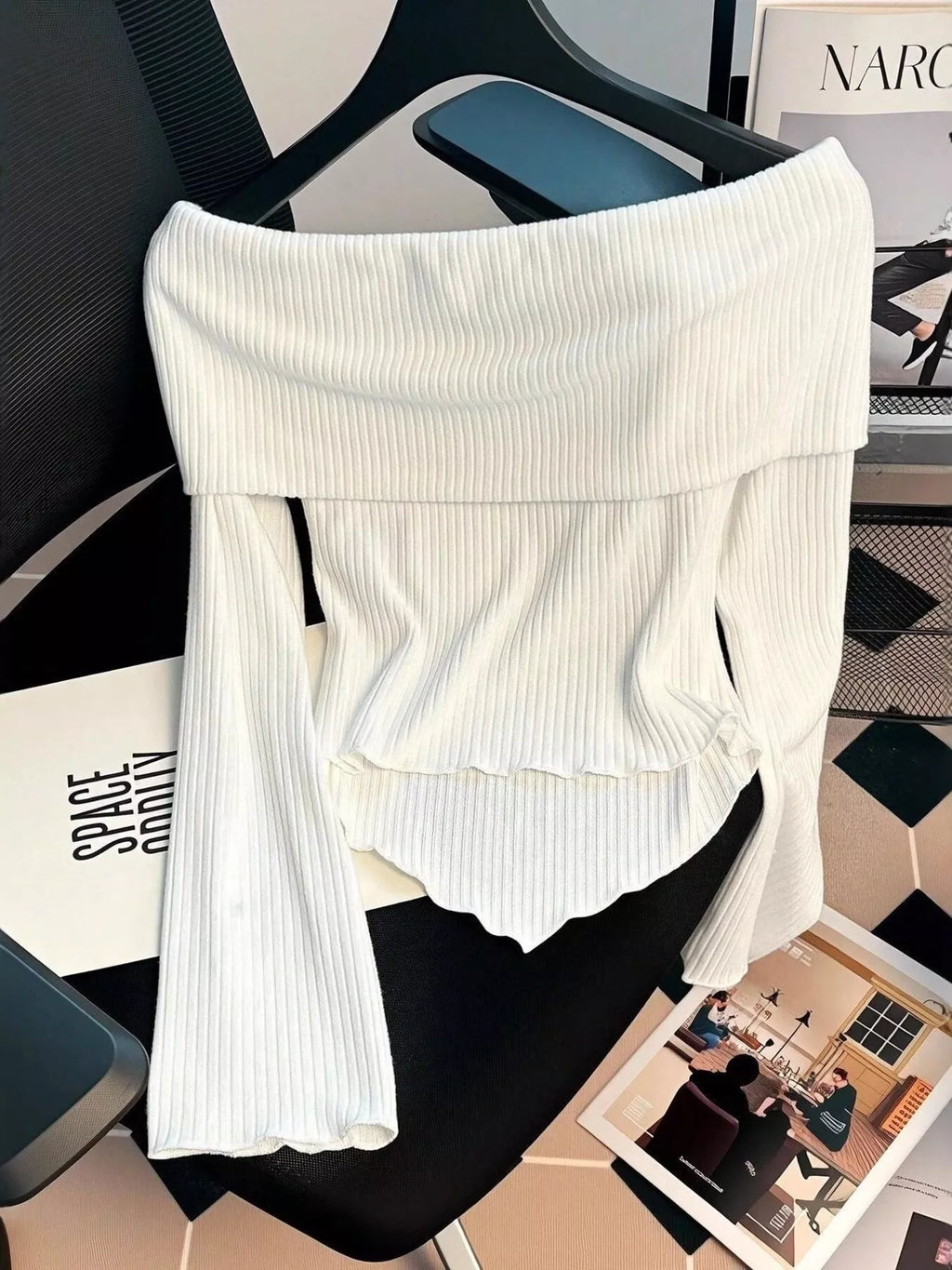 Off-Shoulder Bowknot Ribbed Knit T-Shirt