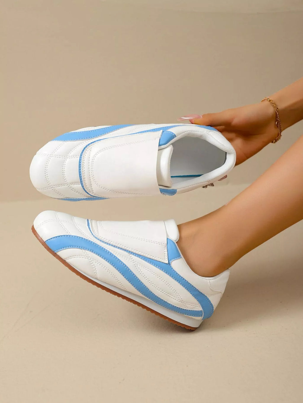 Contrast Round Toe Sneakers