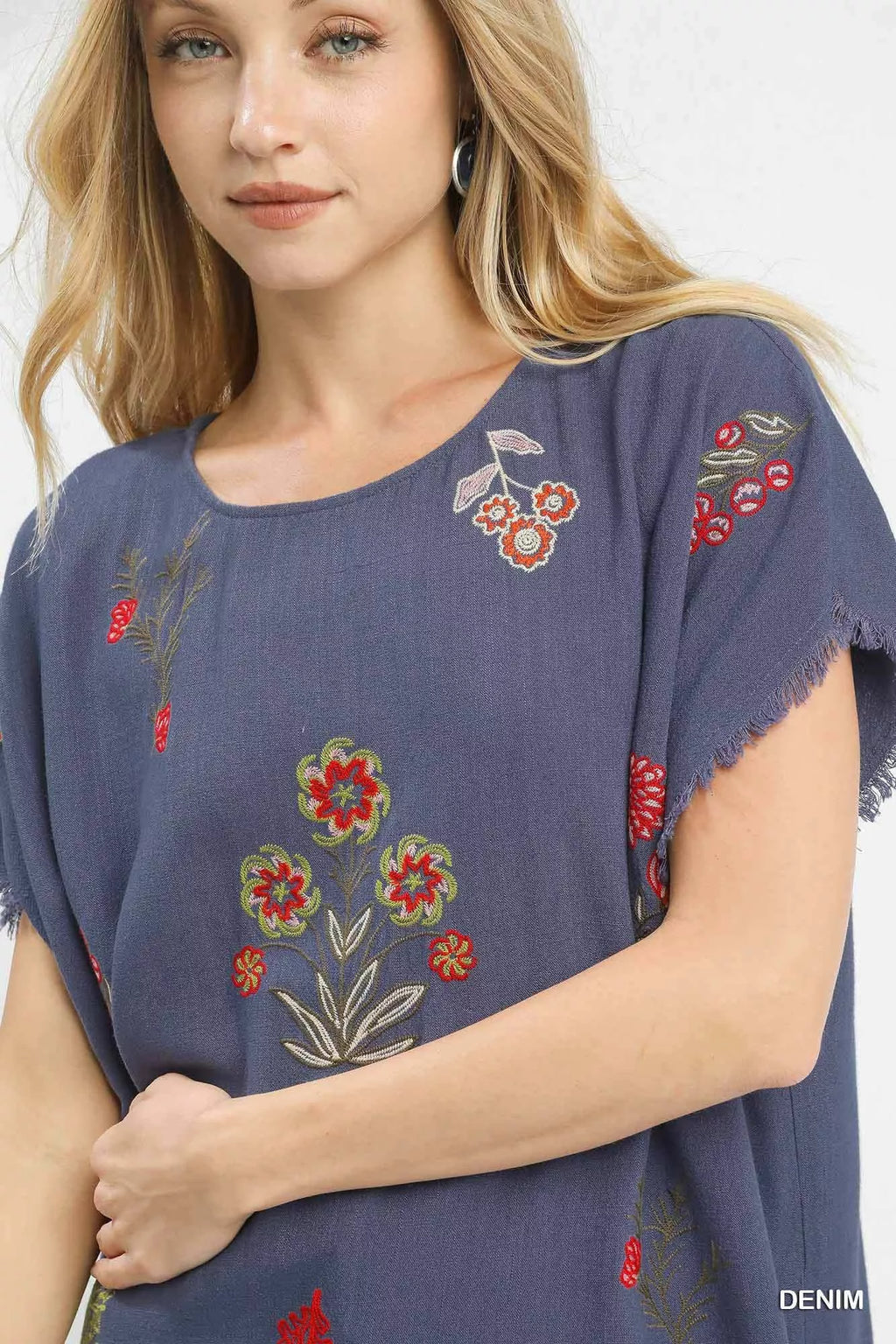 Umgee Linen Blend Embroidered Frayed Hem Top