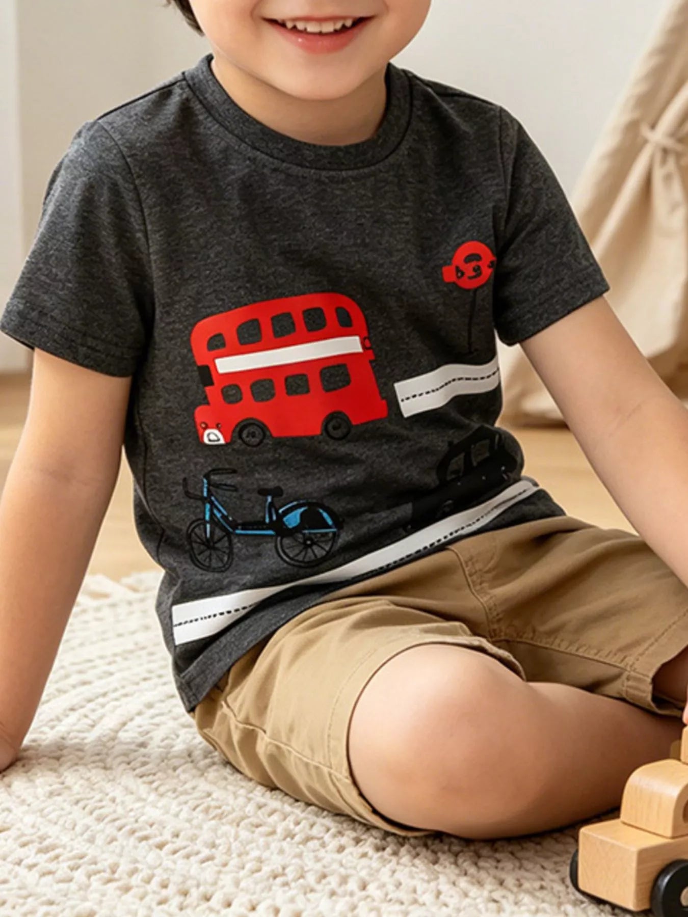 Children's Bus Graphic Round Neck T-Shirt