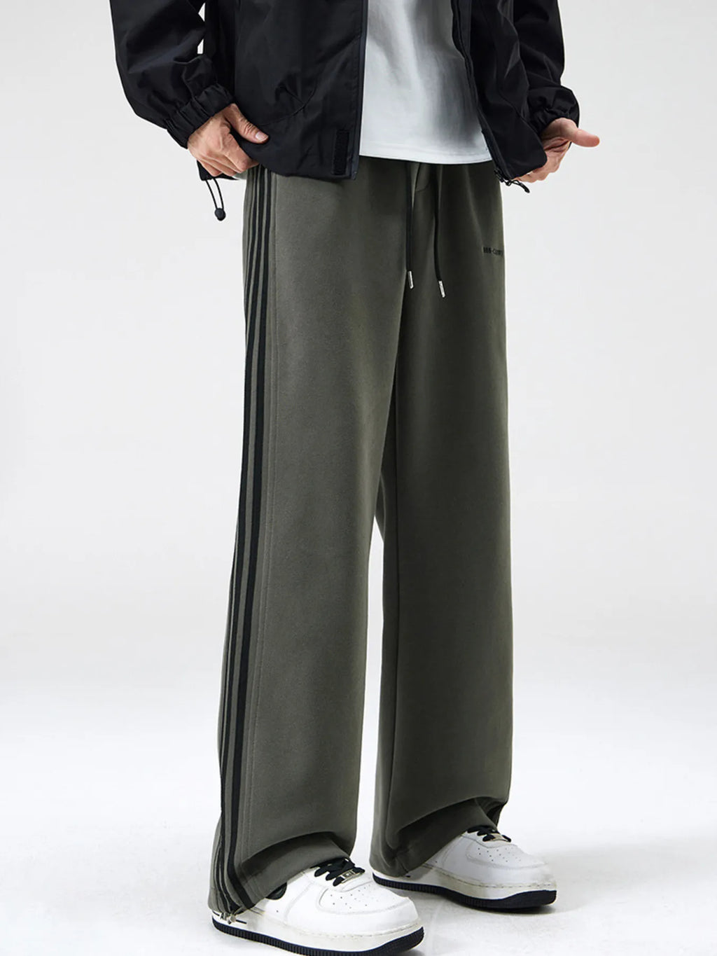 Men's Plus Size Relaxed Fit Pants with Side Stripes