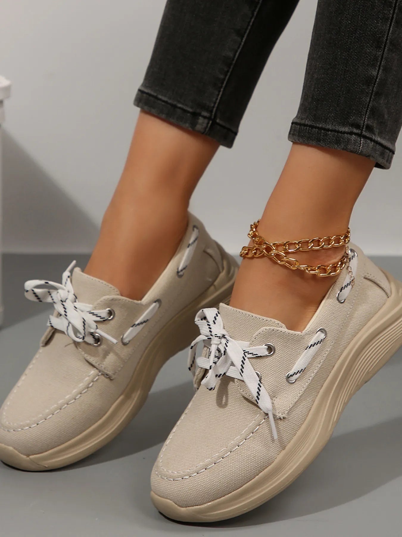 Lace Up Round Toe Sneakers