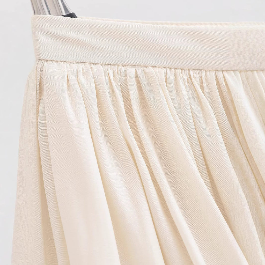 Folding balloon shaped flower bud shorts for women