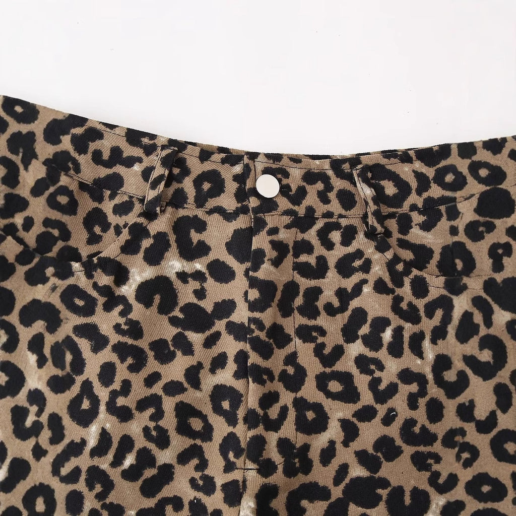 Casual versatile buckle animal print slimming and minimalist shorts for women