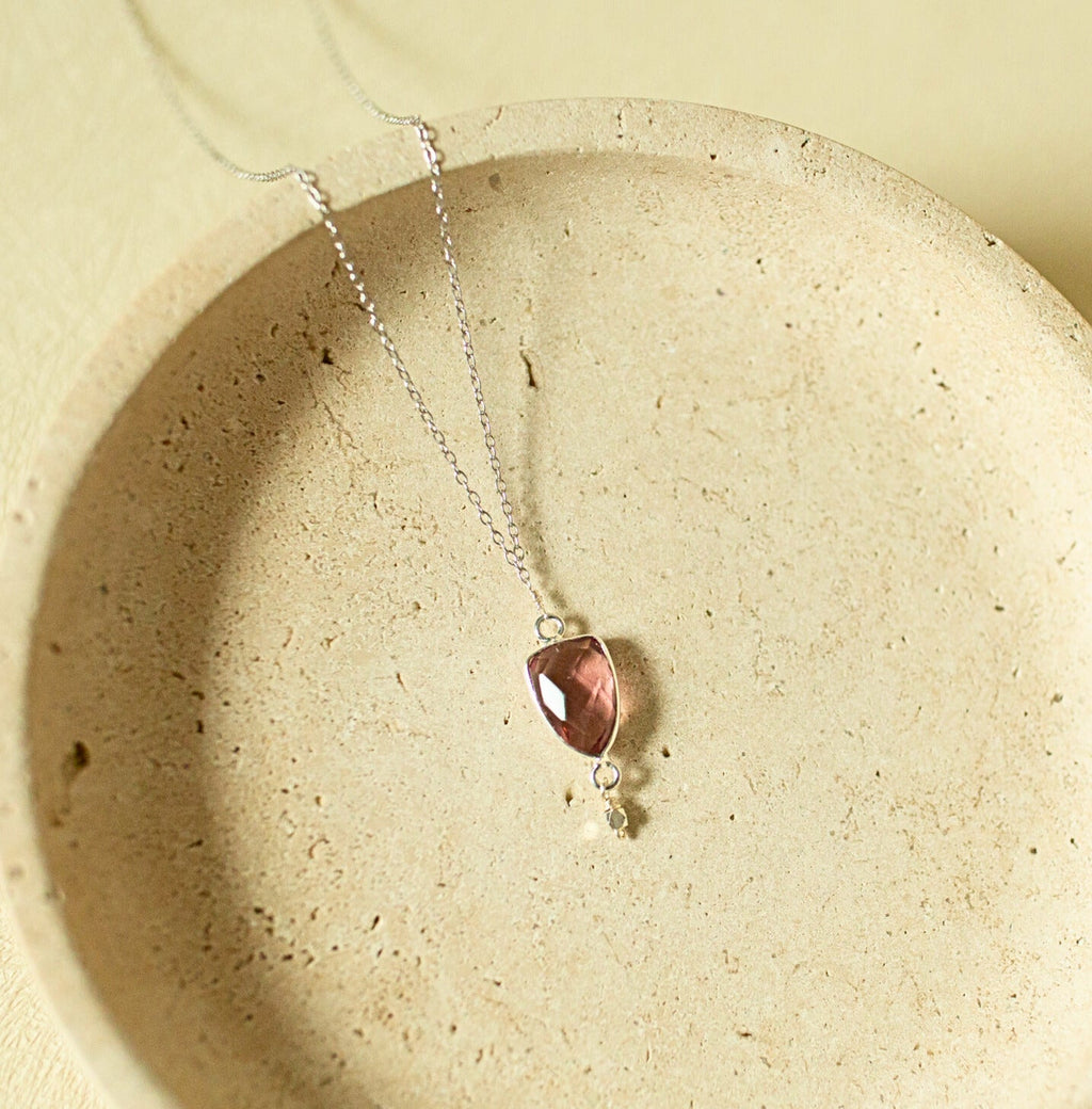 Rhodolite Garnet Silver Isla Necklace