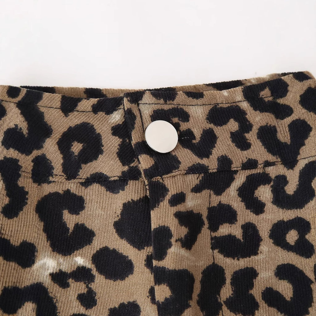 Casual versatile buckle animal print slimming and minimalist shorts for women