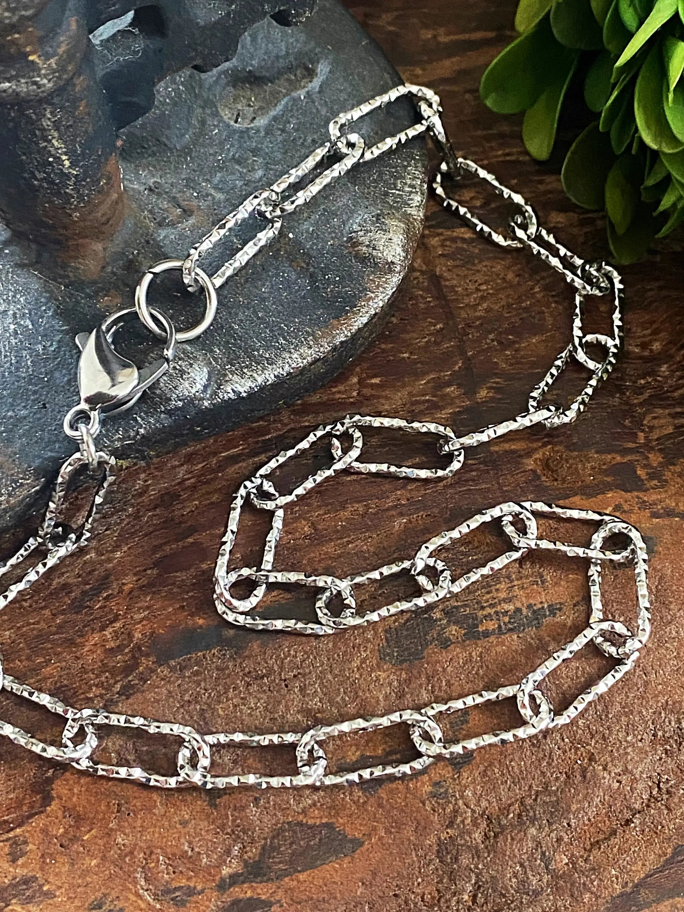 STATEMENT PAPERCLIP NECKLACE