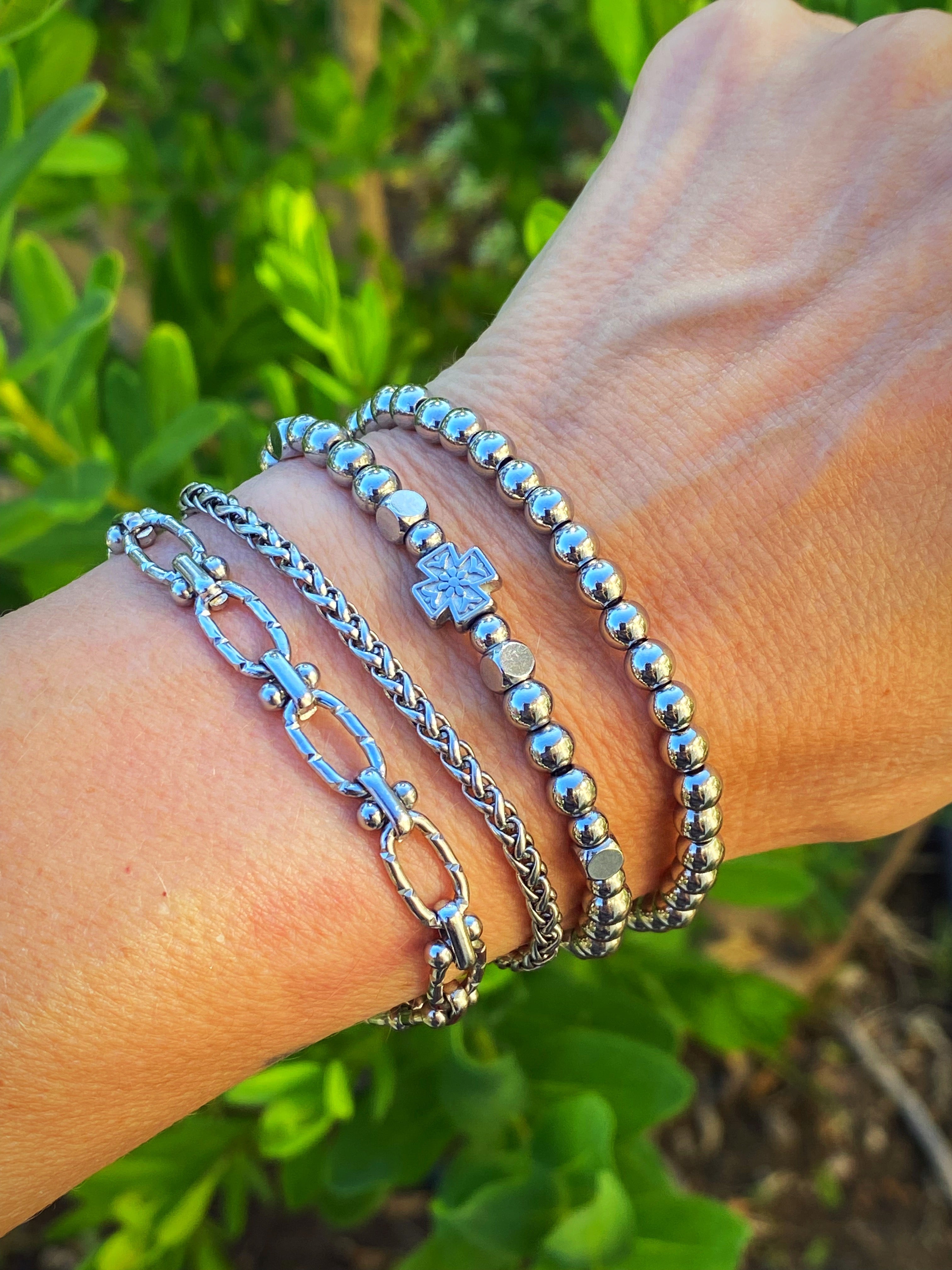 CLASSIC BEADED BRACELET