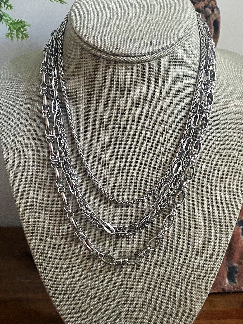 MULTI CHAIN NECKLACE
