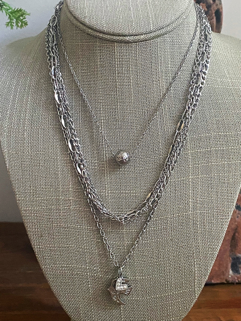 MULTI CHAIN NECKLACE