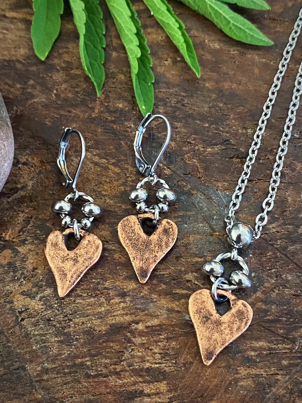 RUSTIC HEART NECKLACE