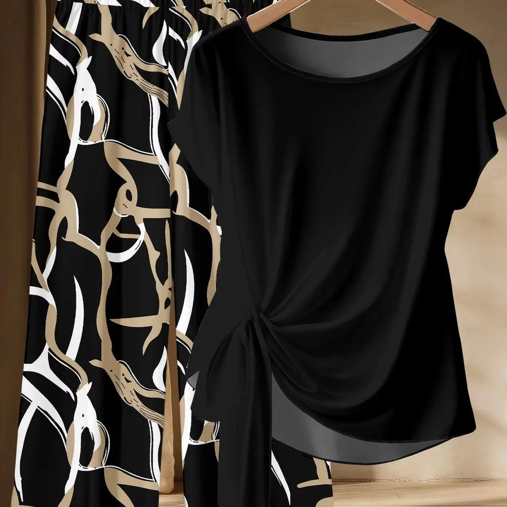 Casual and Elegant Women's Plus Size Premium Black Gold Abstract Print