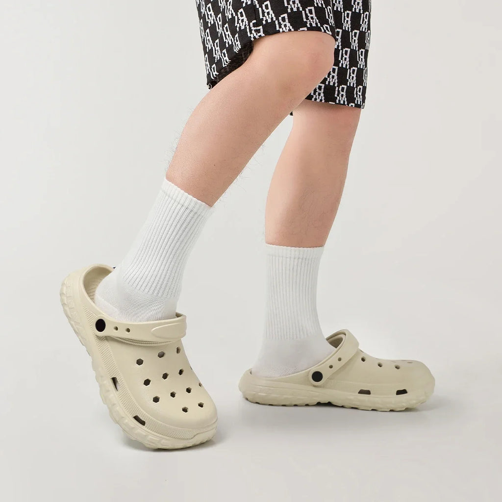 Women and Men's Hole Shoes Summer Non-Slip Outdoor Sandals Closed Toe Shit Feeling Beach Slippers Thick Bottom Soft Bottom