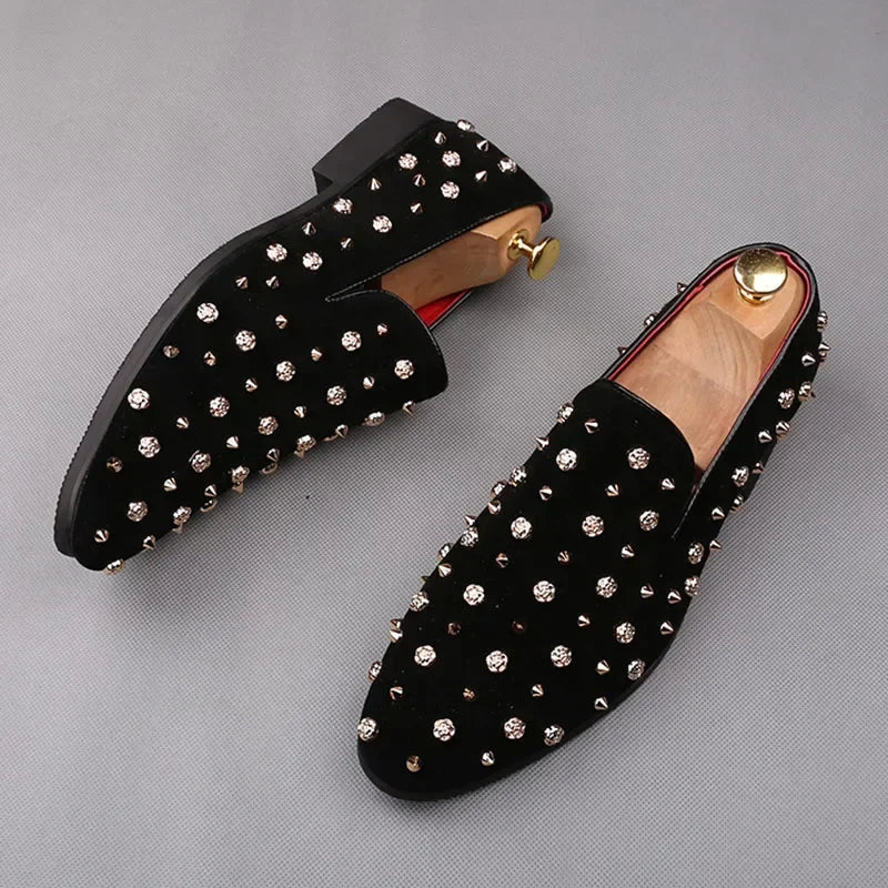 New Luxury Designer Men‘s British Pointed Punk Rivet Oxford Formal Male Shoes Men Man Wedding Prom Homecoming Shoes for Men