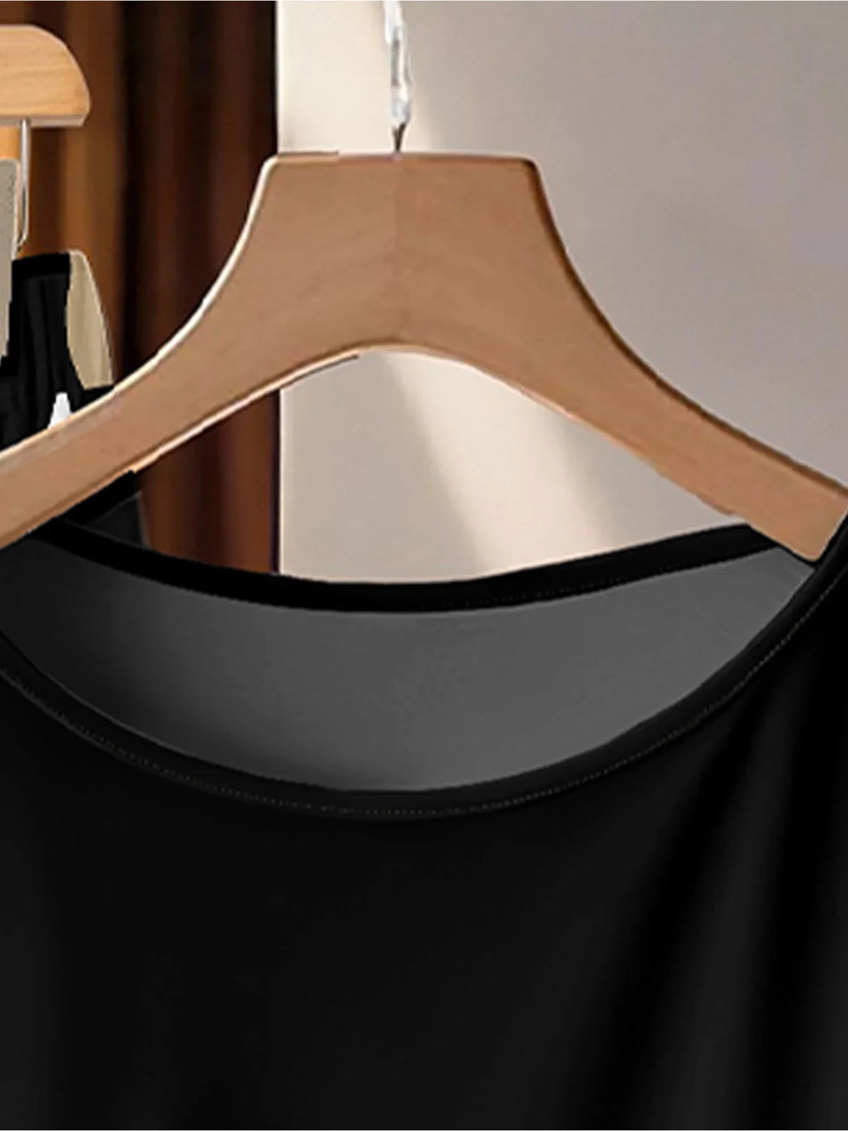 Casual and Elegant Women's Plus Size Premium Black Gold Abstract Print
