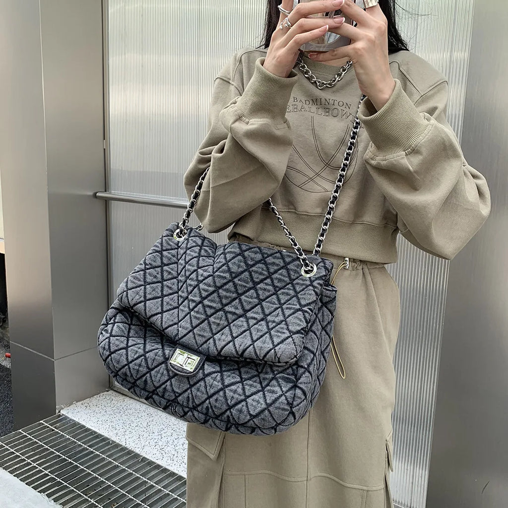 Embroidered lattice wash cloth large capacity leisure shoulder bag rhombus middle chain crossbody bag
