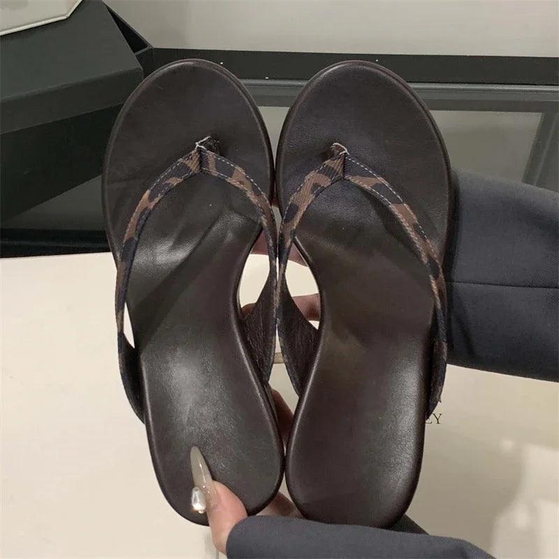 2026 New Summer Leopard Print Clip Toe Platform Wedges Women Slippers Fashion Thick Bottom High Heels Flip Flops Shoes