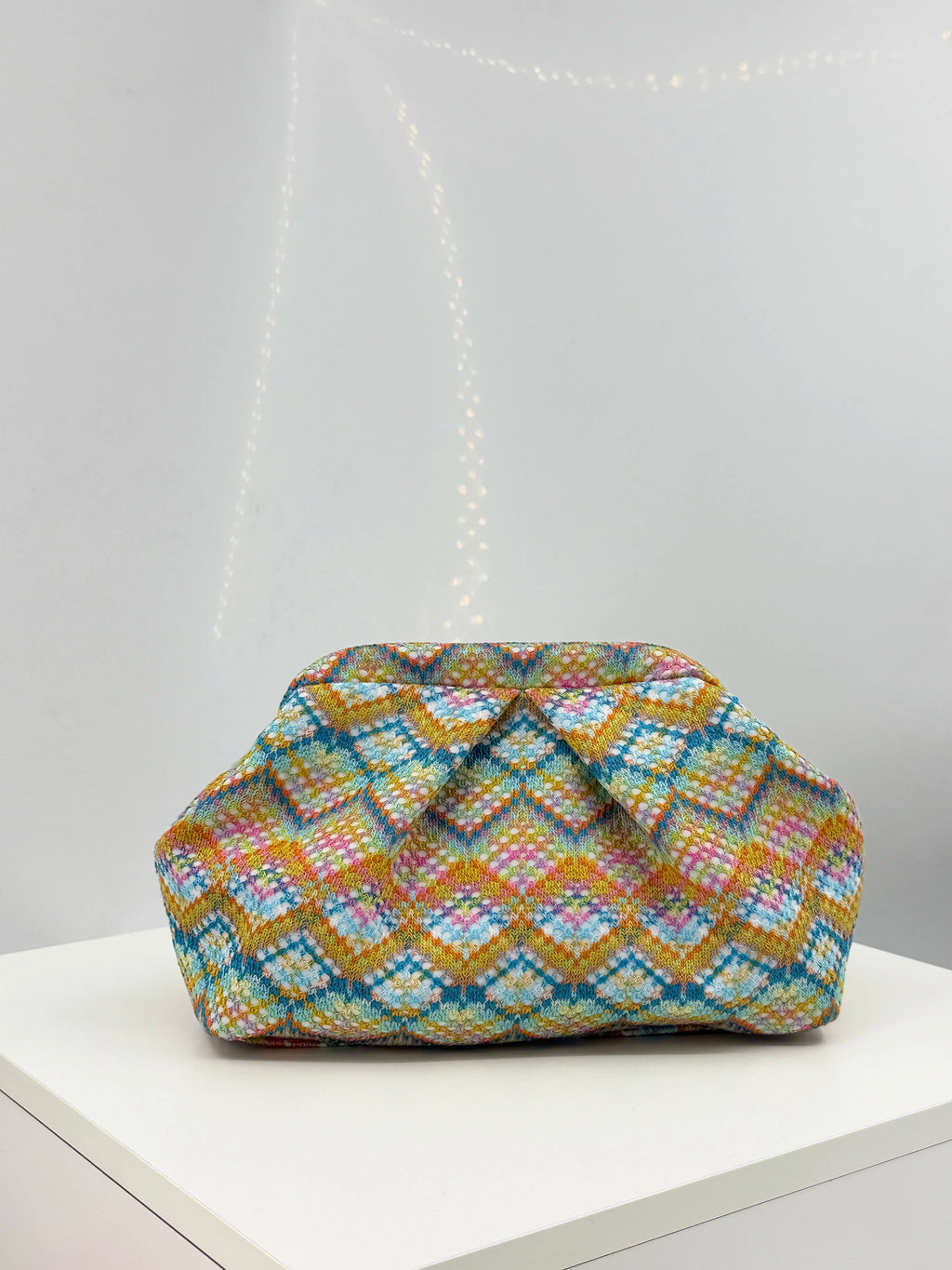 Colorful Geometric Rhombus Pattern Cloud-Shaped Pleated Clutch Bag, Niche Design Evening Bag, Women's Vacation Casual Makeup Storage Bag