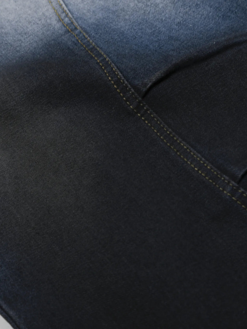 Men's Gradient Curved Jeans with Seam Detail