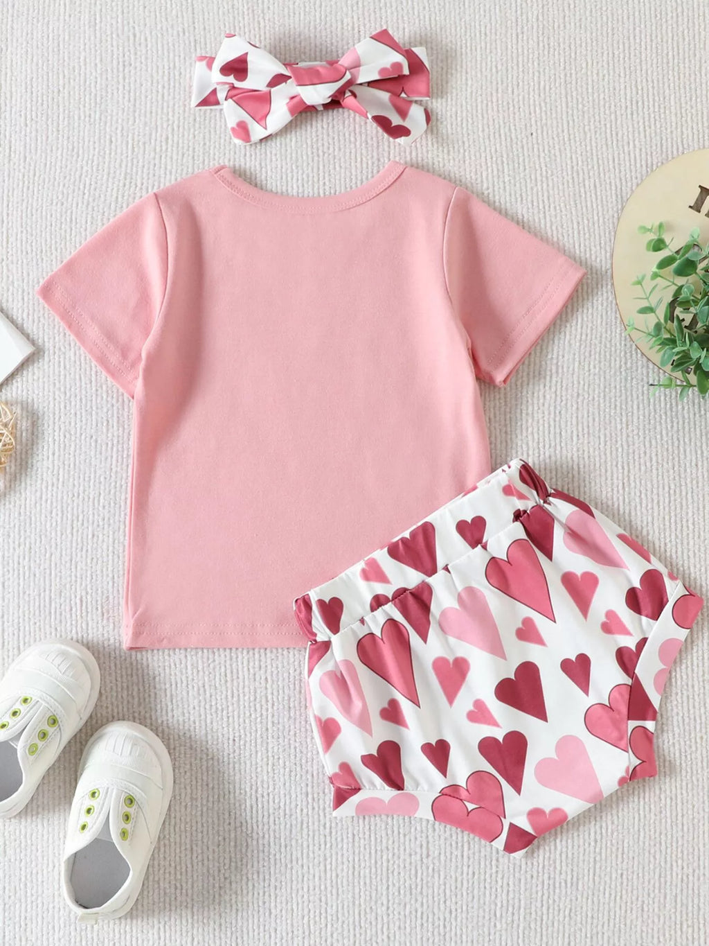 Children's Mama Graphic Tee and Leopard Shorts Set with Headband