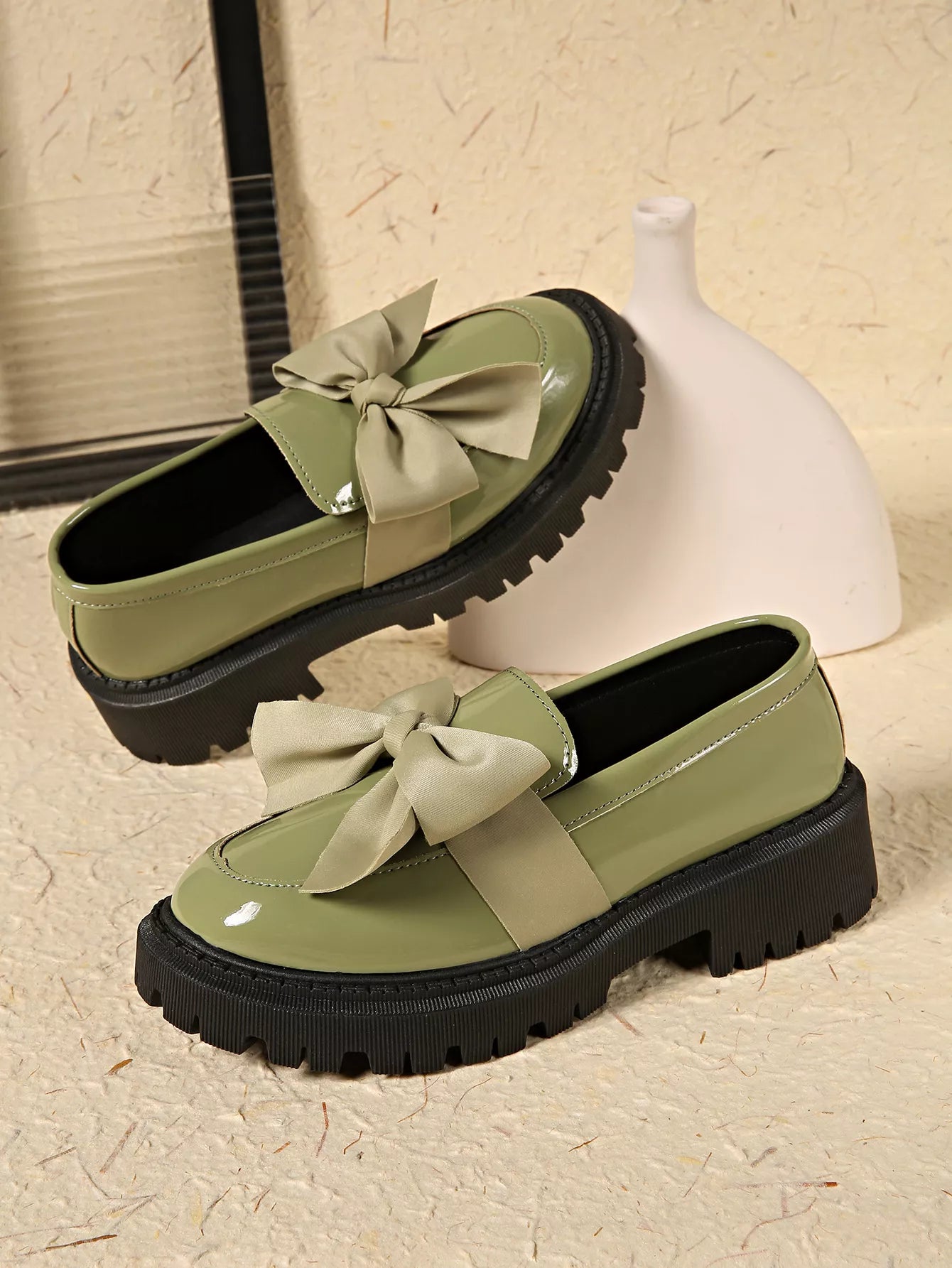 Bow Decor Round Toe Loafers